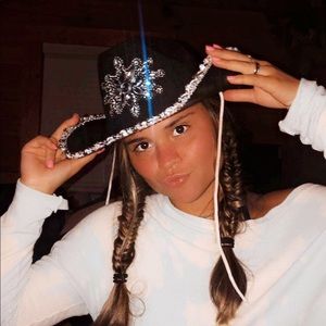 Meet your Posher, Lauren